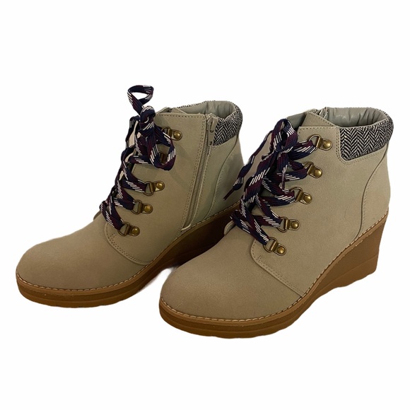 Maurices Shoes - Maurices wedge ankle boots size 9.5